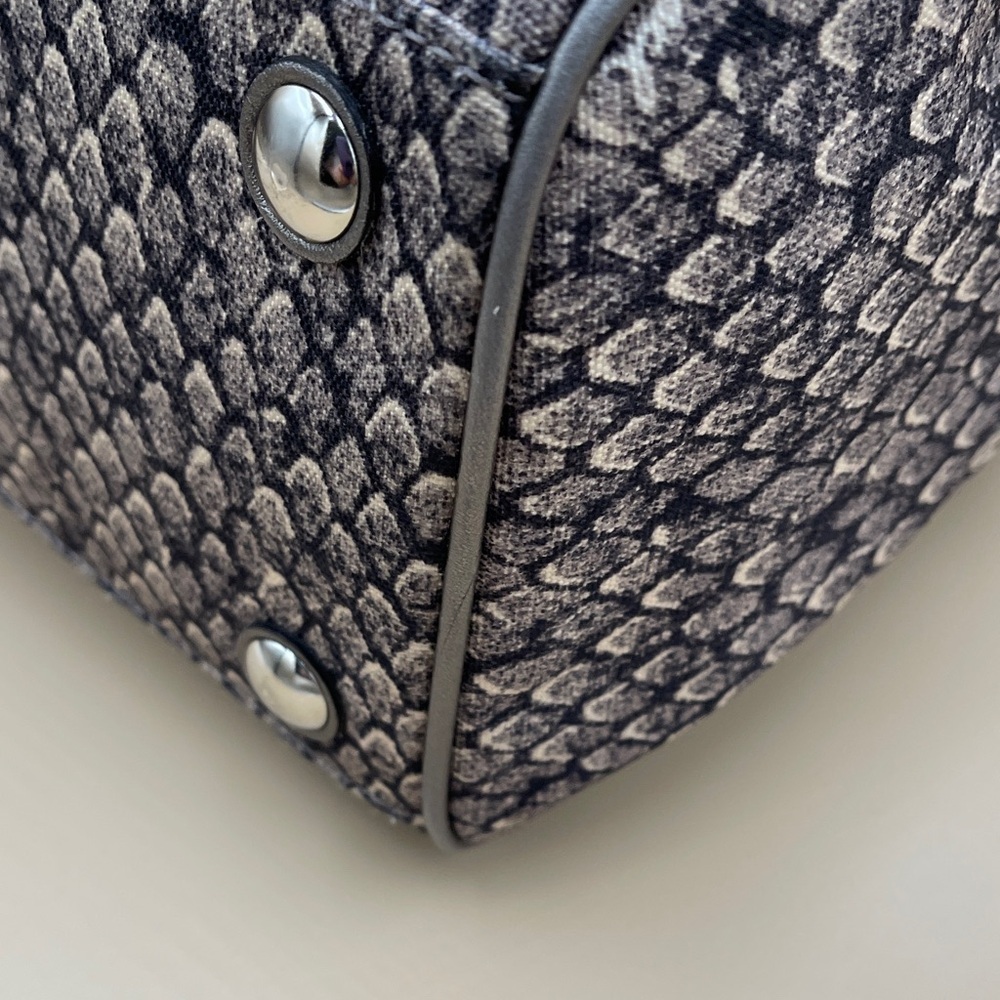 Coach Metallic Pewter Signature Satchel has G1393-F26037 Unique Coach Bag - Picture 5 of 9